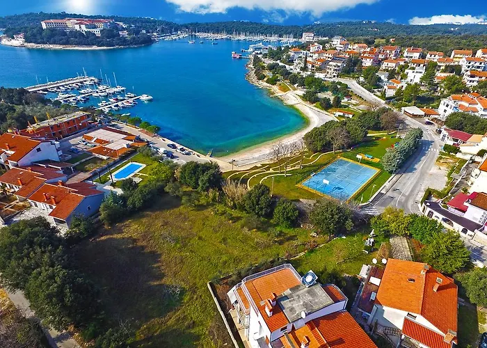 Apartments By The Sea 750