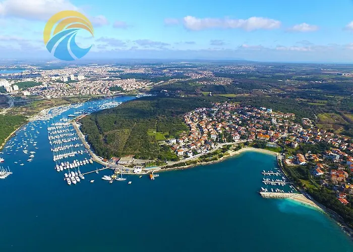 Apartments By The Sea 750