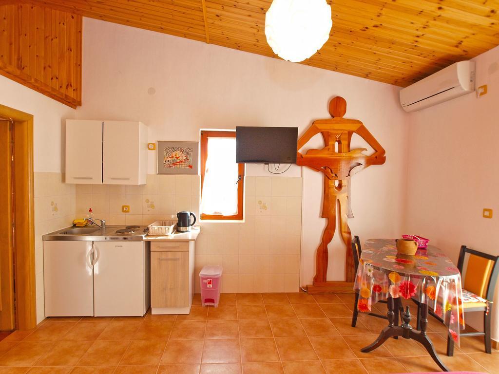 By The Sea 750 Apartment