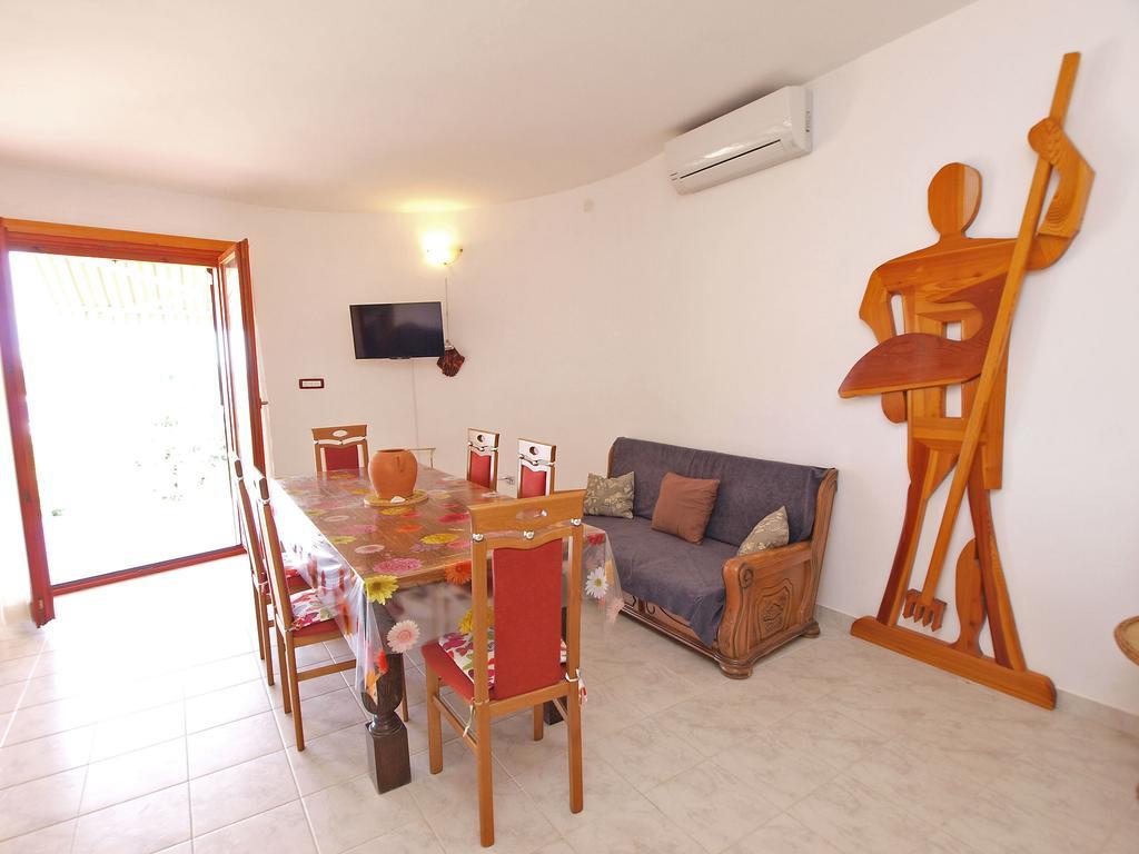 Apartment By The Sea 750