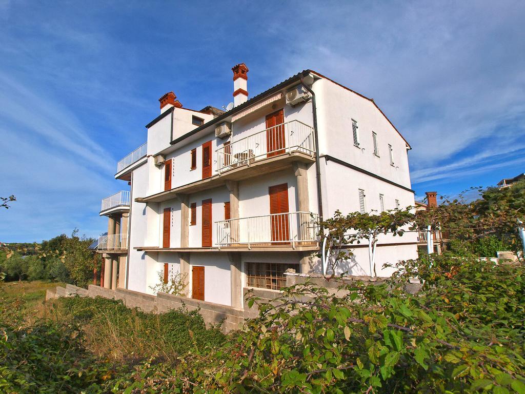 By The Sea 750 Apartment