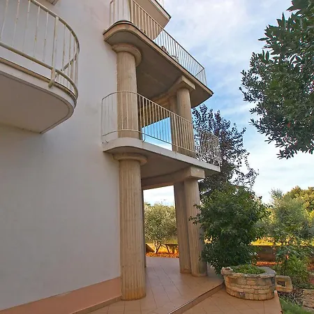 Apartments By The Sea 750 Pjescana Uvala Exterior photo