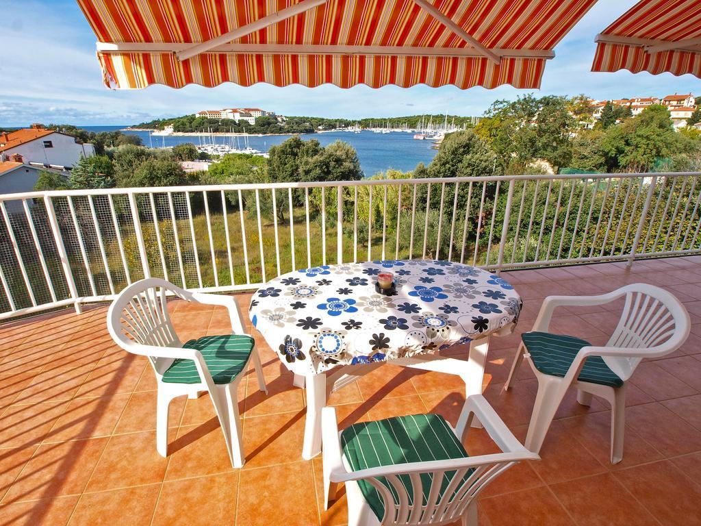 By The Sea 750 Apartment